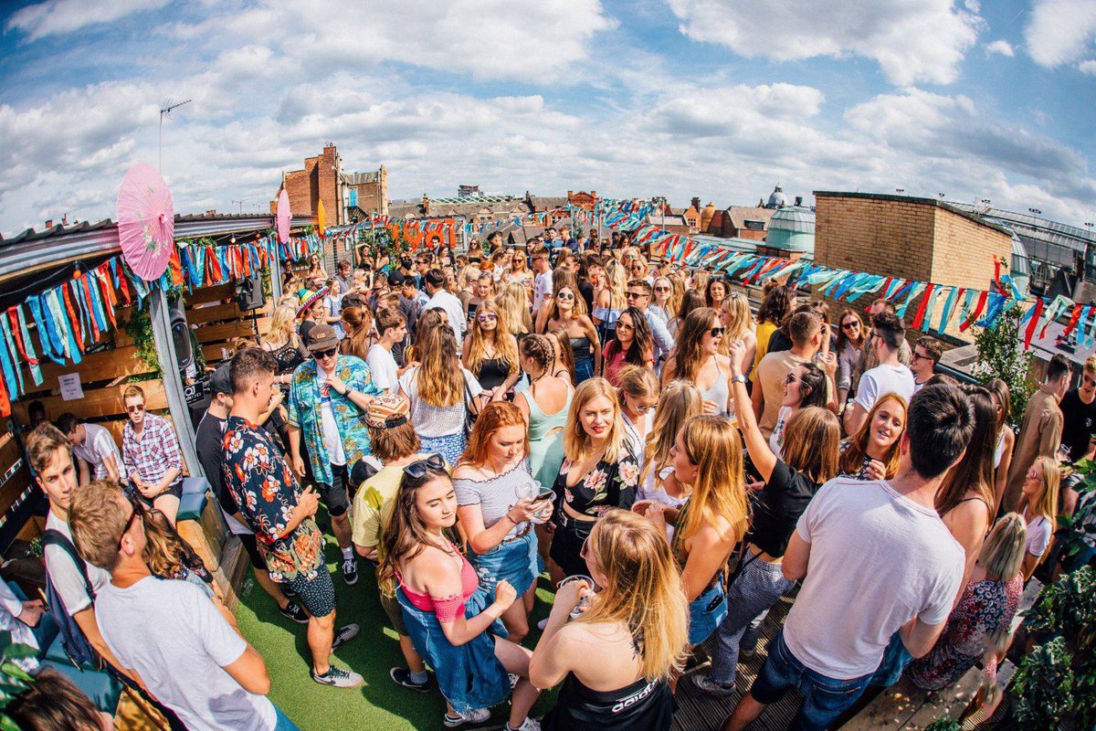 😎🎉 Join us on 2nd June for the UK Garage Summer <a href="/DalstonRoofPark/">Dalston Roof Park</a> Special ft. <a href="/SholaAma/">Shola Ama</a> <a href="/DJScottGarcia/">Scott Garcia</a> <a href="/DJSticky/">Sticky</a> <a href="/BumpNGrindDJs/">Bump & Grind</a> <a href="/Nofakingever/">NO FAKING</a> <a href="/SandyBangers/">Sandy Bangers</a> <a href="/1thirtydj/">1THIRTY</a> &amp; More! All the classics, cocktails, street food and daytime raving!!
👉 Tickets: bit.ly/FLOGarage_Tix