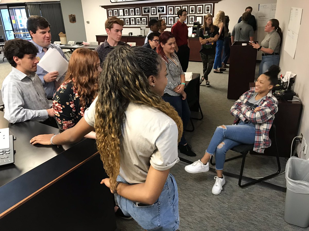 mattdeichmann's tweet image. How important is student voice @FrancisHowell? Important enough for Superintendent @maryhenhar to invite HS students in for a District SWOT analysis! #FHSDLearns