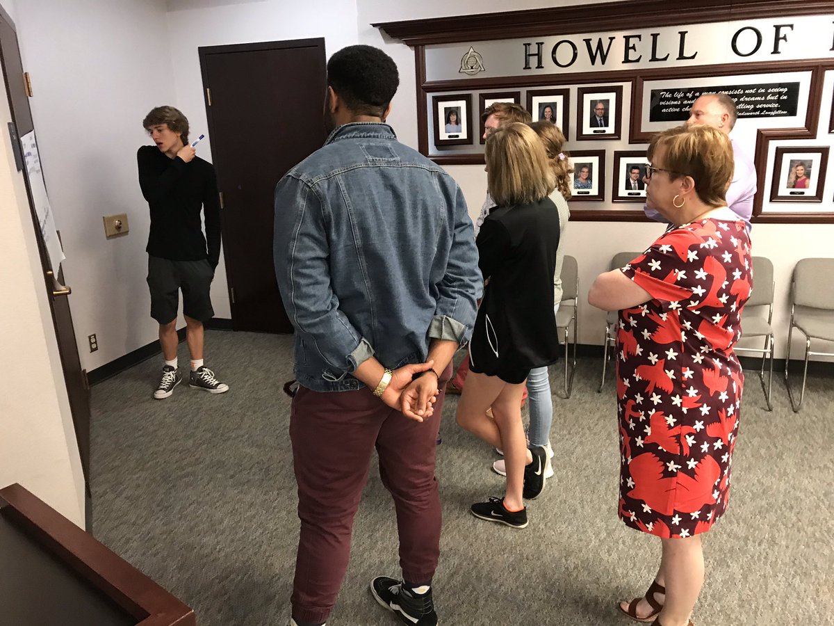 mattdeichmann's tweet image. How important is student voice @FrancisHowell? Important enough for Superintendent @maryhenhar to invite HS students in for a District SWOT analysis! #FHSDLearns