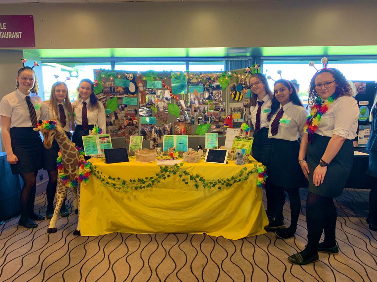 CookbookJungle's tweet photo. Competition time at #kcom 😄 #smallbusiness #youngenterprise https://t.co/TYdUT7wXo2
