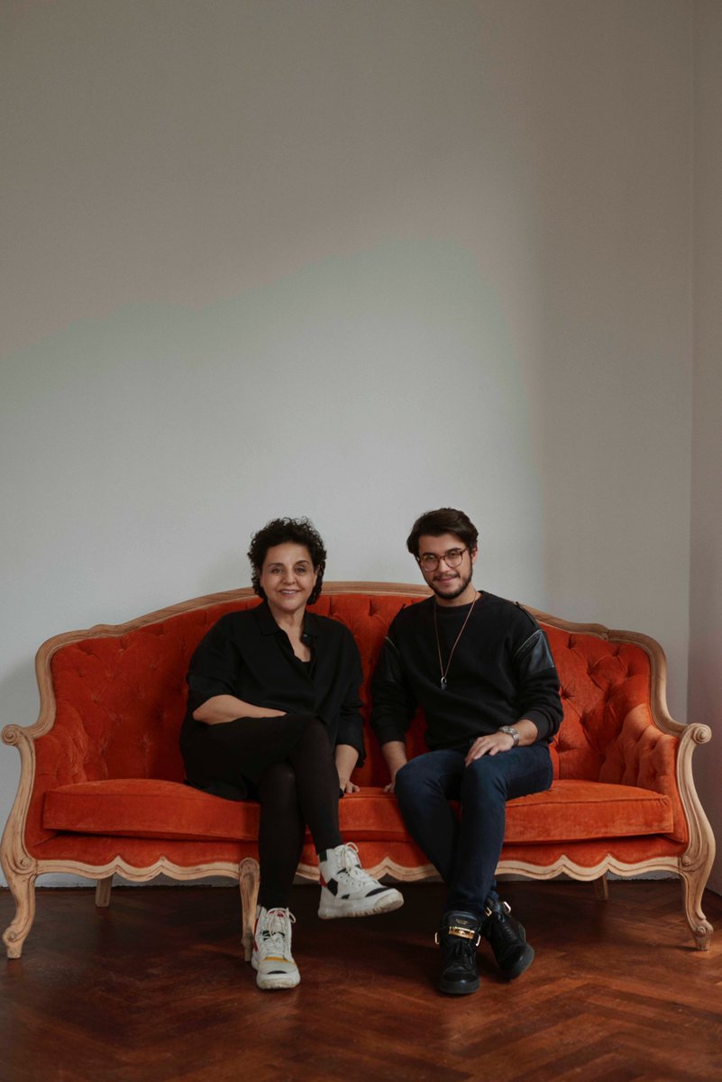 Mehmet Demir ve <a href="/baharkorcan/">baharkorcan</a>: <a href="/KozaYarismasi/">KOZA</a>'nın ilk ve son kazananları bir araya geldi. Geçen 27 yılda endüstrideki değişimi, farklı jenerasyonların bakış açılarını ve bir marka yaratmayı konuştu.

fashionsystem.com/bahar-korcan-m…