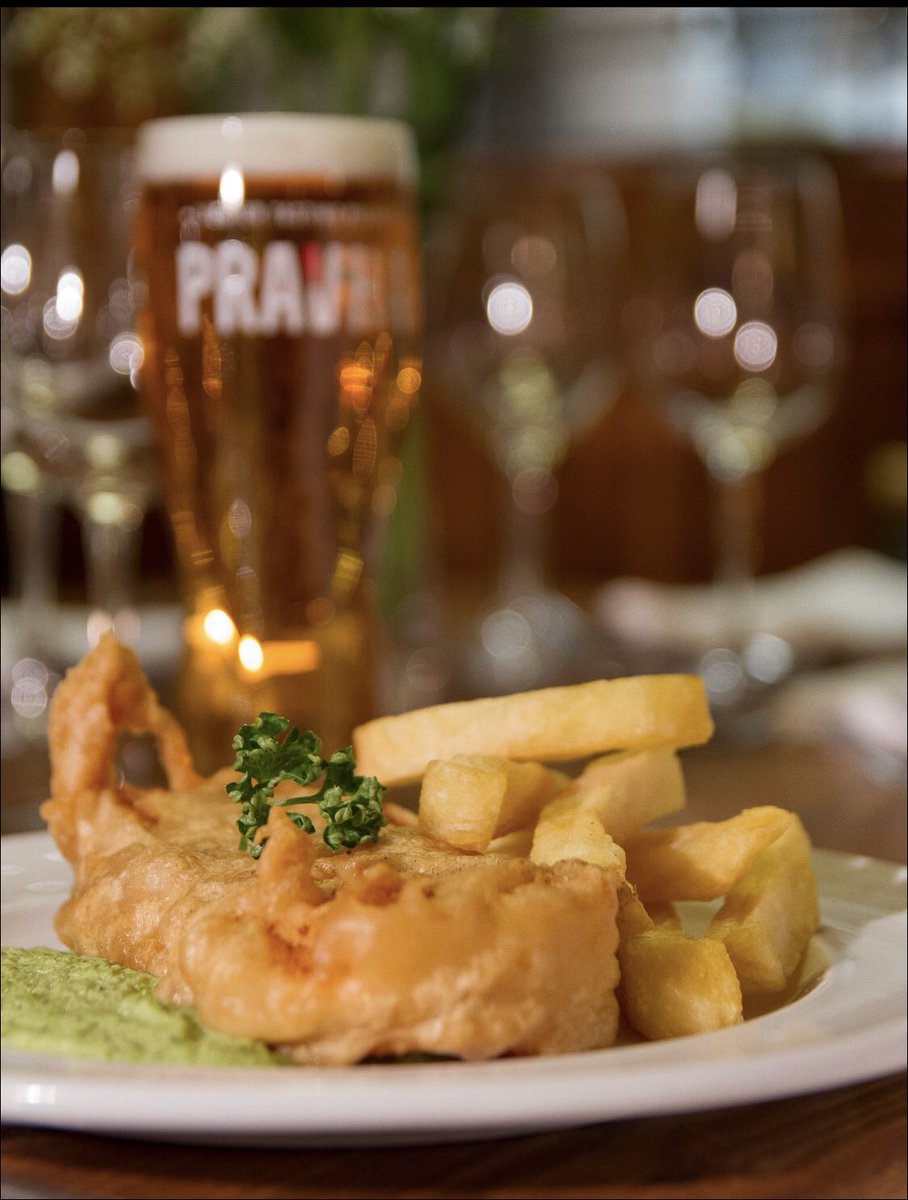 We will be open for lunch🍴 on Fridays and Saturdays starting from 24th May. Bookings being taken now on 01430 422939 or drop us an email hothamarms@gmail.com 😊