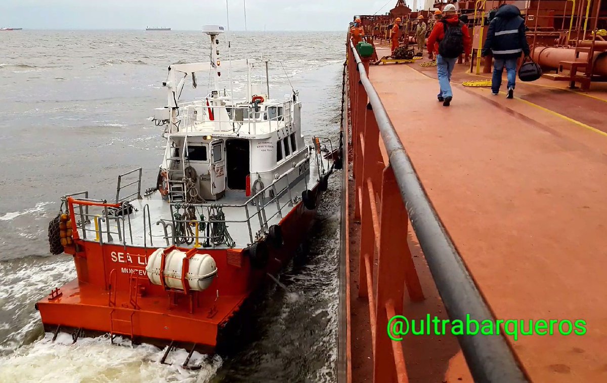 UltraBarqueros's tweet photo. Pilot Vessel "SEA LIGHT" #KM239,1 #PuntaIndioChannel #Recalada #RioDeLaPlata #Argentina - Photos taken on board Bulk Carrier Ship "WESTERN TOSCA"- 07.November.2017 -18:57 Local Time
#ultrabarqueros #ultrabarqueros2 #pilots #merchantnavy #instaship #merchant #seafarer #seamen https://t.co/XwFKScsbNz