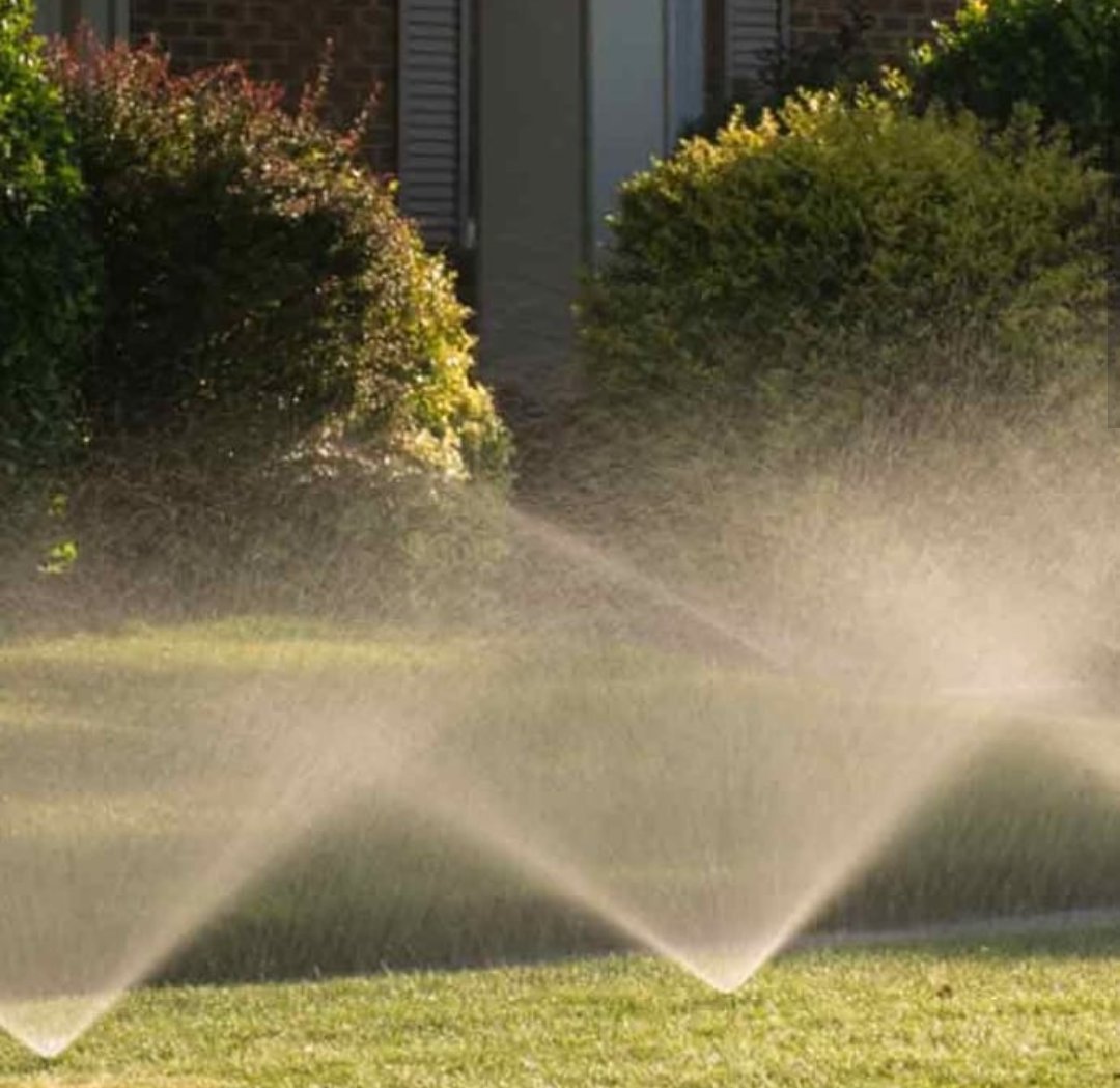 MedixMower's tweet photo. 🔥Hot weather is right around the corner, remember to make sure that your irrigation system is in working order 💦 

#HotWeather #IrrigationSystem #RefreshYourLawn #TuesdayThoughts #turfgrassmanagement #lawncare https://t.co/Qg8CpweMlW