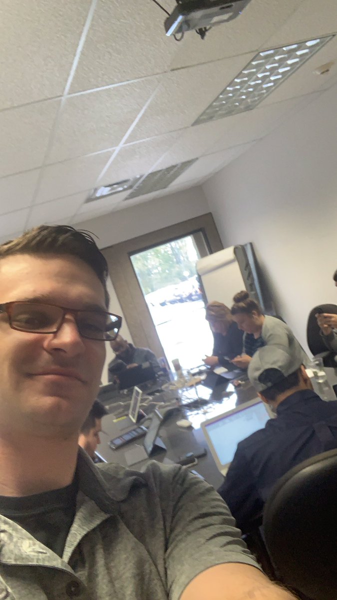 lint_anthony's tweet photo. Everyone hard at work, ATT Business Blitz! #dOHminators #LifeAtAtt #OHPA https://t.co/60OW45wthi