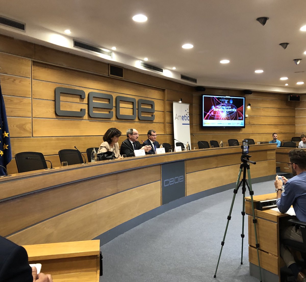 Desafiante reto de <a href="/AMETIC_es/">AMETIC</a> juntando la oferta y demanda de tecnología cuántica para crear un ecosistema que pueda desarrollarse en España.