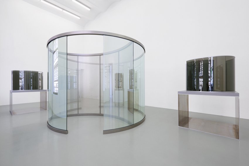 Meyer_Kainer's tweet photo. Have you seen our #exhibition by #DanGraham yet? Don't miss out the opportunity! Exhibition runs until 8th June — opening hours: Tuesday - Friday, 11 am - 6 pm, Saturday, 11 am - 3 pm. @Meyer_Kainer #Graham #outdoor #pavilion #exhibitions 

Photo: Marcel Koehler https://t.co/awSdE6fSVr