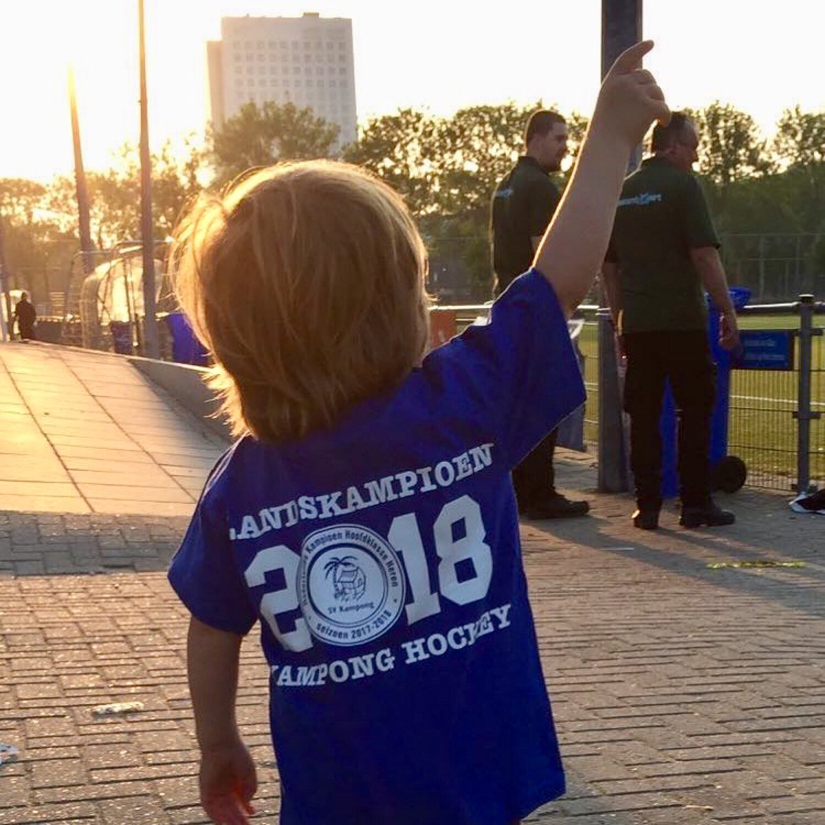 It’s showtime! Woensdag 20:30 uur start de #PO2019 met de uitwedstrijd #hgckam Zaterdag om 16:00 uur de thuiswedstrijd #kamhgc op de #klapperboom 🌴Tickets koop je via bit.ly/Kampongtickets… #forzakampong