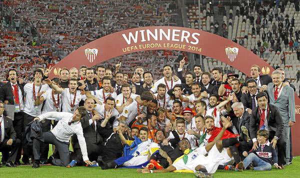 El Sevilla celebra la Europa League de Turín.