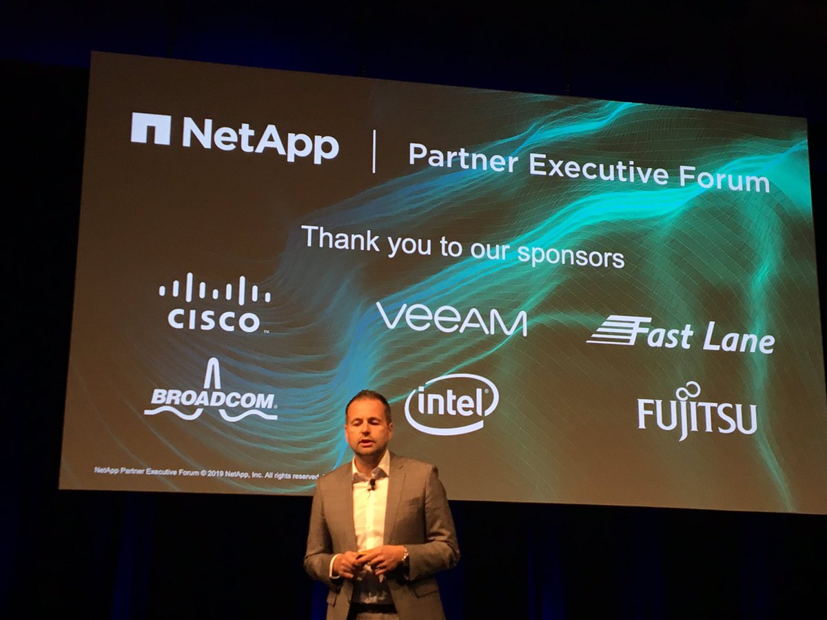 channelcity's tweet image. #NetAppPEF apre la plenaria @alexwalln Sr VP &amp;amp; GM @NetAppEMEA: È fantastico essere qui: x la prima volta all’evento ci sono insieme i #partner, il team @NetAppEMEA x il kick off e la stampa. Abbiamo la #partnercommunity che ogni vendor vorrebbe avere. Un ecosistema straordinario