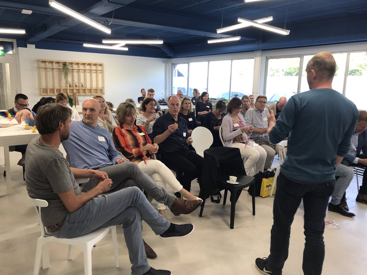 #ambachtshuis present op inspiratiemeeting #maakonderwijs met <a href="/SPARK_Campus/">SPARK Campus</a> <a href="/JorgDuitsman/">Jorg Duitsman</a> en onderwijs #denbosch #makereducation
