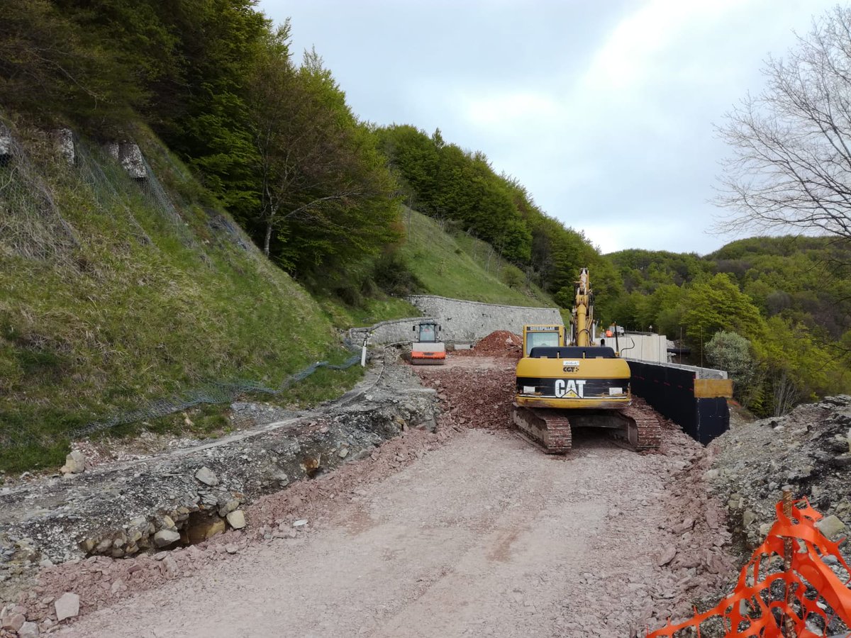 StradeAnas's tweet photo. #SS73bis “di Bocca Trabaria”: nei prossimi giorni riapertura tra San Giustino e Borgo Pace
- completata ricostruzione corpo stradale, in fase di avvio pavimentazione e segnaletica
- riapertura a senso unico alternato prevista a inizio settimana prossima
https://t.co/UQiPk723eg https://t.co/TOGk0qugnU