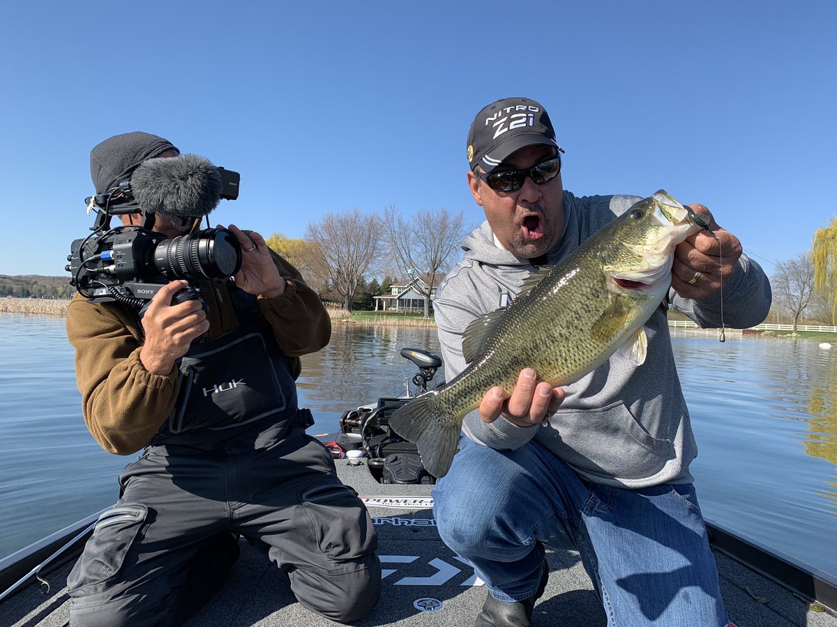 MarkZonaFishing's tweet image. Taping The Bass Pros TV show and it’s going down already!!! @BassProShops @NITROClassic 
#fishing #bassfishing #thebassprostv