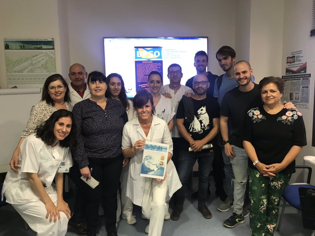 EnfermHRUM_BPSO's tweet photo. Hoy reunión de la comisión de implantación de la GBP de la @RNAO en Prevención del suicido de la mano de @jabea3 en @HRegionalMalaga. Pasamos a la 2 fase implantando las recomendaciones en el ámbito comunitario. Nuevos retos y conocimientos. #cuidoconevidencia #cuidoenregional https://t.co/MFNWTd9ETz