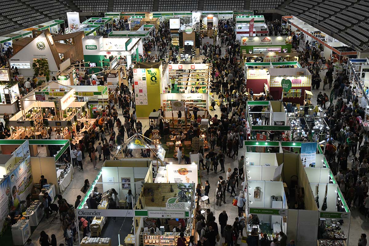 BARCELONA VOTA #BIO | 74.000 visitantes en el <a href="/PalauSantJordi/">Palau Sant Jordi</a> en @BioCultura | “Queremos que el producto ecológico esté en todas partes, pero sin que se pierda la esencia de lo que nos ha traído hasta aquí” bioecoactual.com/2019/05/14/bio… #BioCulturaBarcelona #BioCultura