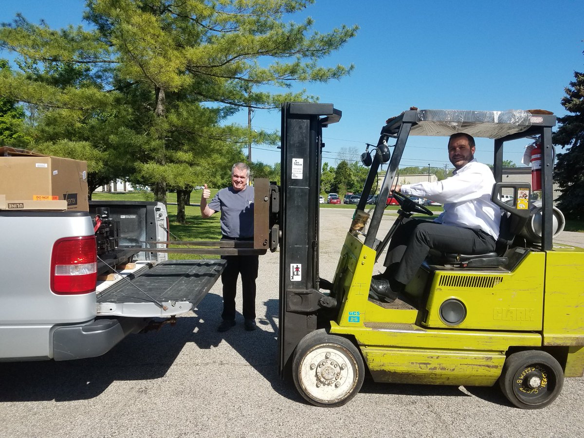 KnoxMachinery's tweet photo. When all of our service engineers are on job sites - Jerry has to do the heavy lifting. https://t.co/SRkXakeAaJ