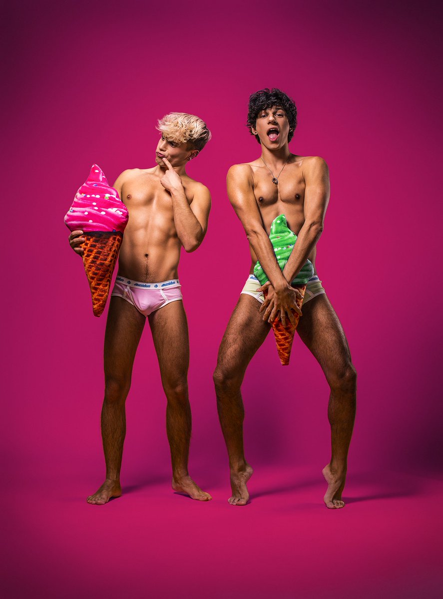 justasoccerboi's tweet photo. “Pose!”🍦with @ladyjakubowsky 👬 shot by @karrde_pl 📸 @aussieBum
#sillypose #icecream #gay #gayboys #friendsforlife #bf #gaycouple #beingsilly #gaycouples #aussiebum https://t.co/EahNhwJLz1