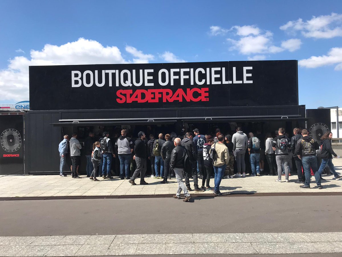 RapidRetail's tweet photo. Rock 'n' Retail at @StadeFrance with Metallica headlining and Rapid Retail on lead, to capture valuable merchandising revenue via our flagship Event Superstore
https://t.co/YvimD3ySLT #superstore #eventretail #eventmerchandising #metallica #popupshop #portableshop #merchandising https://t.co/n9xjV2D1ur
