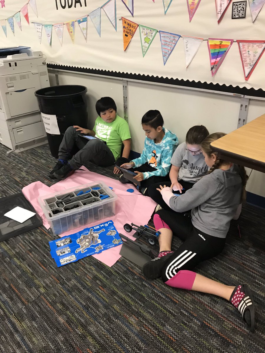 MsBreitweiser4's tweet photo. PLTW Energy Conversions! 4th grade teamwork at its best! 
@cdaviswnes @MsBazant 
#PLTW #teamworkmakesthedreamwork https://t.co/W9dAcyfcqx