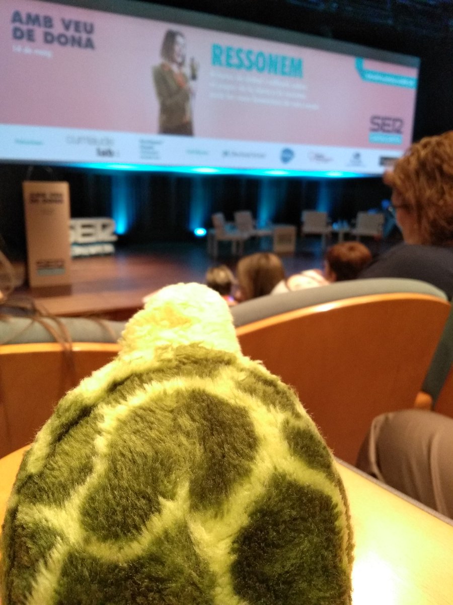 LoellaMPiccola's tweet photo. Lista para la charlas y la mesa redonda de #AmbVeudeDonaSERCAT , junto a mi inseparable tortuguita Piccola de @LoellaWorld y con mi madre.
¡Esto va a molar mucho!
@SERCatalunya @samantavillar
#caixaforum #sercatalunya #annapunsi #samantavillar #carmepinos https://t.co/vaVXHQsswC