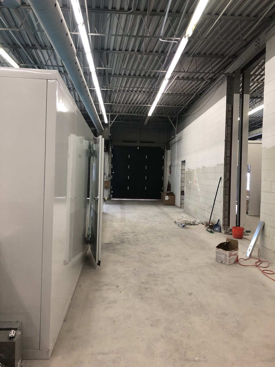 LUNCHottawa's tweet photo. New kitchen space is coming along! Weβre beyond excited to transfer production over to this new spaceπ #thinklunch #lunchkitchen https://t.co/nQYD6EMeB4