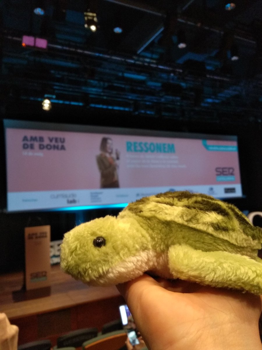 LoellaMPiccola's tweet photo. Lista para la charlas y la mesa redonda de #AmbVeudeDonaSERCAT , junto a mi inseparable tortuguita Piccola de @LoellaWorld y con mi madre.
¡Esto va a molar mucho!
@SERCatalunya @samantavillar
#caixaforum #sercatalunya #annapunsi #samantavillar #carmepinos https://t.co/vaVXHQsswC