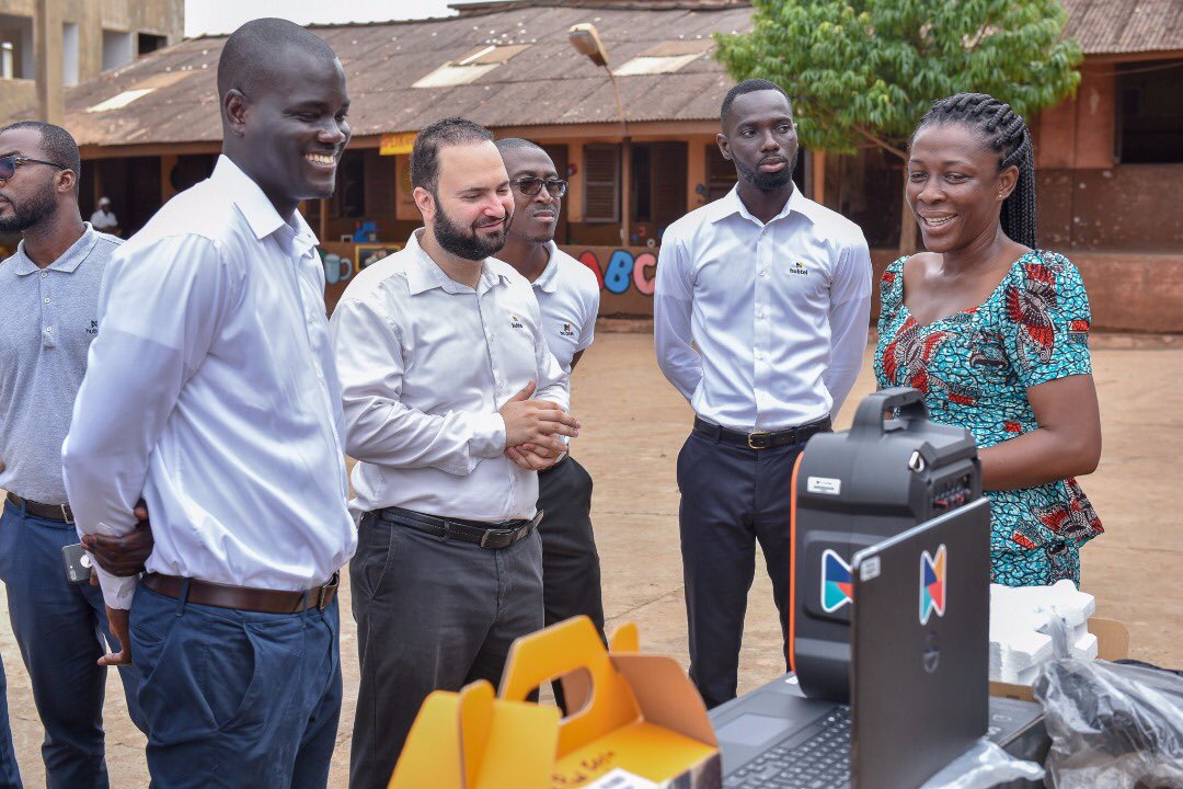 hubtel's tweet photo. Hubtel honors 1 percent pledge.
Read full story on our blog: https://t.co/0qB6k5r3aq

#1percentpledge #hubtel #accra 
#donation https://t.co/4cihqxvEKc