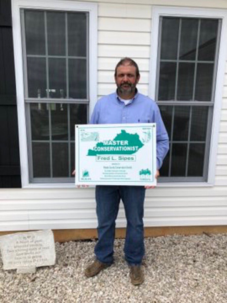 KACDconserve's tweet photo. Exciting time with first of three farm visits with 2019 KY #Leopold Award finalist.  Fred and Stacy Sipes.  Congratulations on being finalist for this year’s award. @sandcountyfdn #conderveky #kyshines #eecky #kyag365 https://t.co/jWmGktgpJU