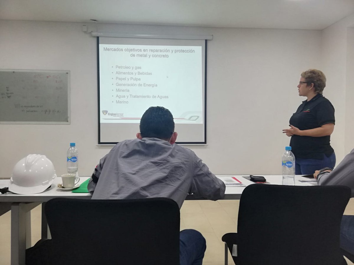 Nurexlubricants's tweet photo. #Proquimsa en formación a nuestros aliados, pues consideramos que es una fortaleza transmitir la experiencia y conocimientos a nuestro clientes aliados. #grasas #aceites #resinas #epoxicas #Nurex #ErgonArmor #Proquimsa https://t.co/jkvoYzRCyQ