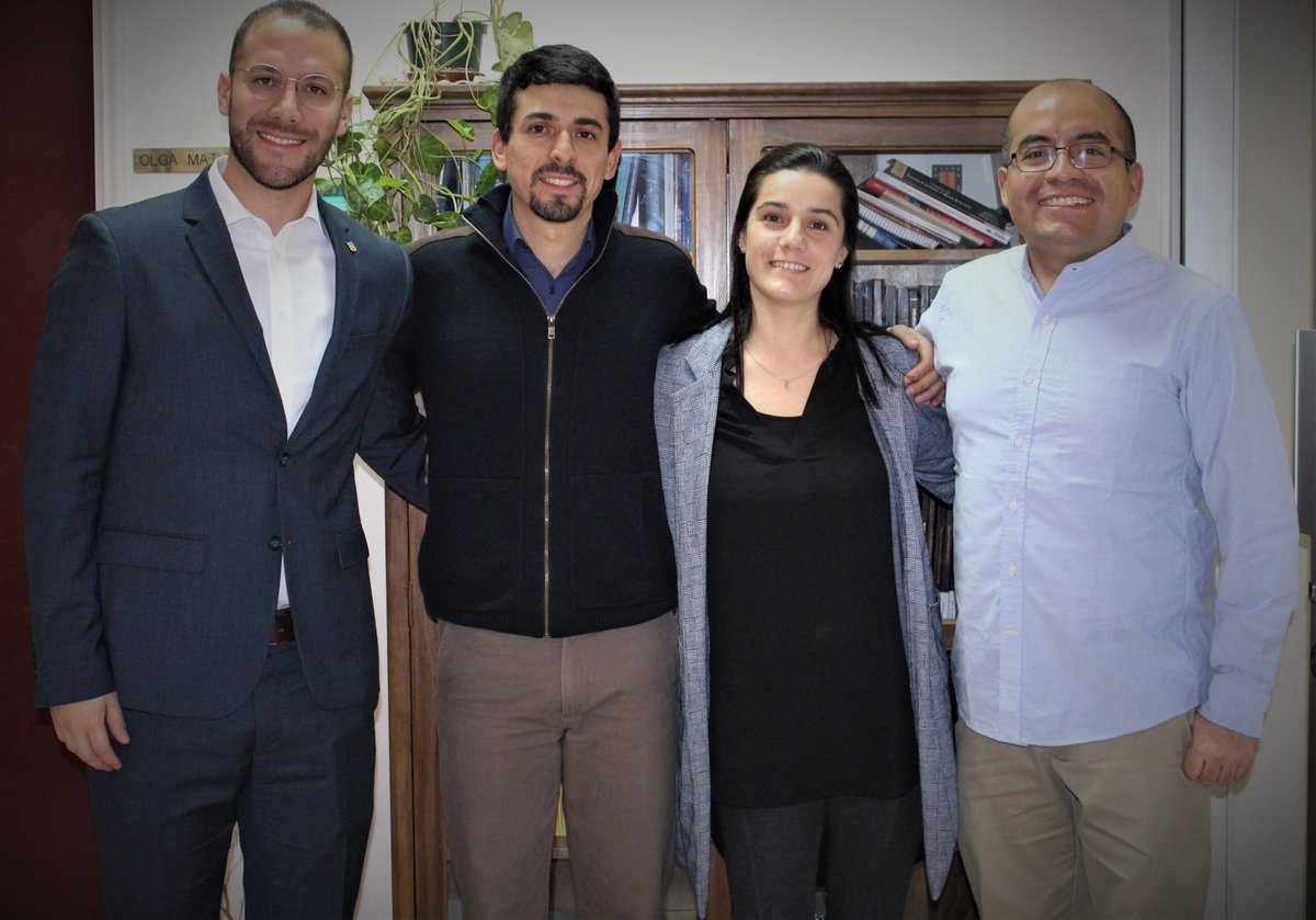 EDUCMED_UDEC's tweet photo. [POSTGRADO] Eduardo Reinoso González, alumno del Magíster en Educación Médica para las Ciencias de la Salud acaba de defender su tesis "RELACIÓN ENTRE LAS COMPETENCIAS DOCENTES DE LOS TUTORES CLÍNICOS CON LAS VARIABLES SOCIODEMOGRÁFICAS Y ACADÉMICAS EN LA CARRERA DE KINESIOLOGÍA" https://t.co/aGQBtd3uCq