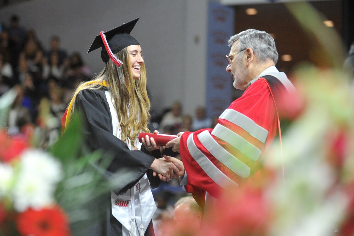 SHUBigRed's tweet photo. 📸 GRADUATION PICS ARE NOW LIVE 📸

Congrats to the @SHUBigRed Class of 2019 graduates 🎓👨‍🎓👩‍🎓

Photo credit = @SMPhotog 

Link: https://t.co/0ZfImPmCDE https://t.co/FjmUXseCxl