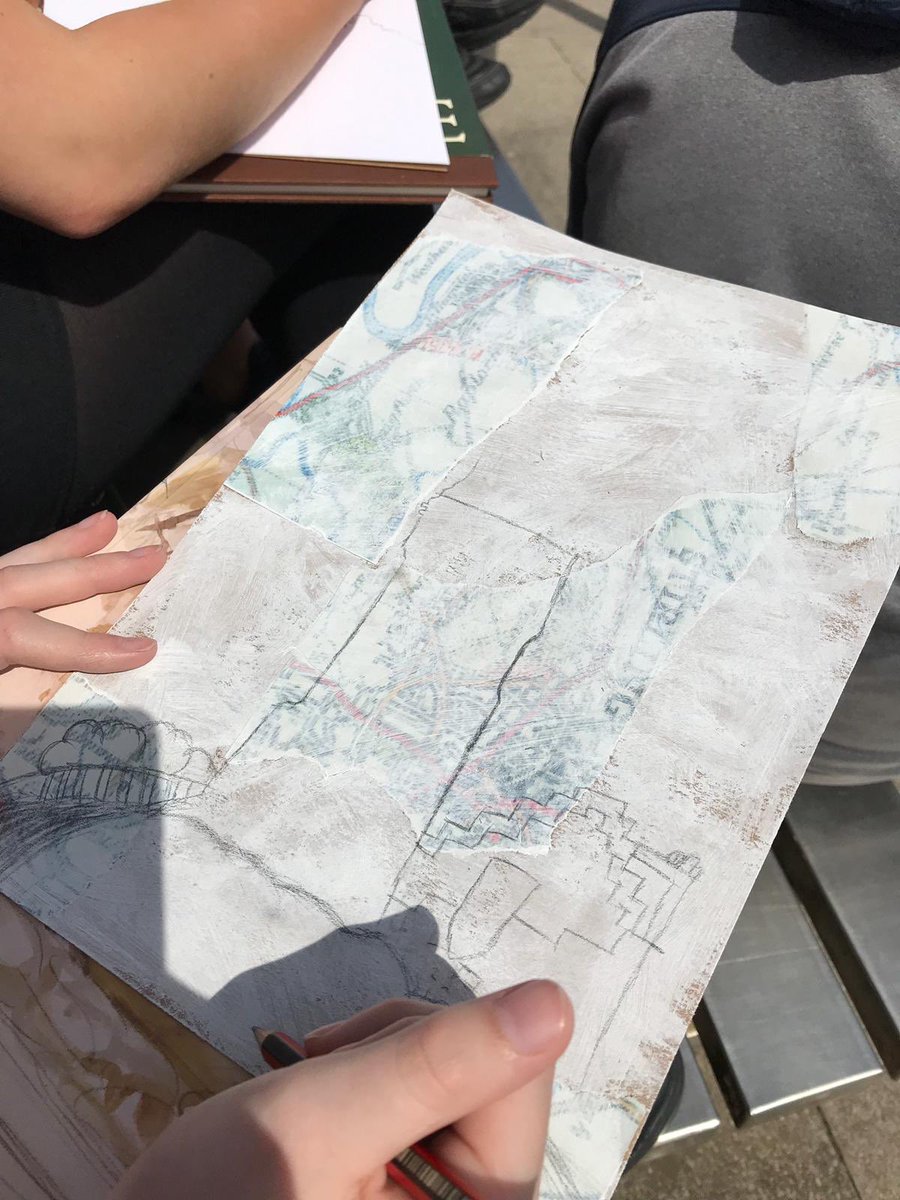 WHS_Creative's tweet photo. S3 art classes outdoor learning. Using their knowledge and skills of the visual elements to capture the Wallace Monument #sunshineishere https://t.co/fkHYmgbz9C