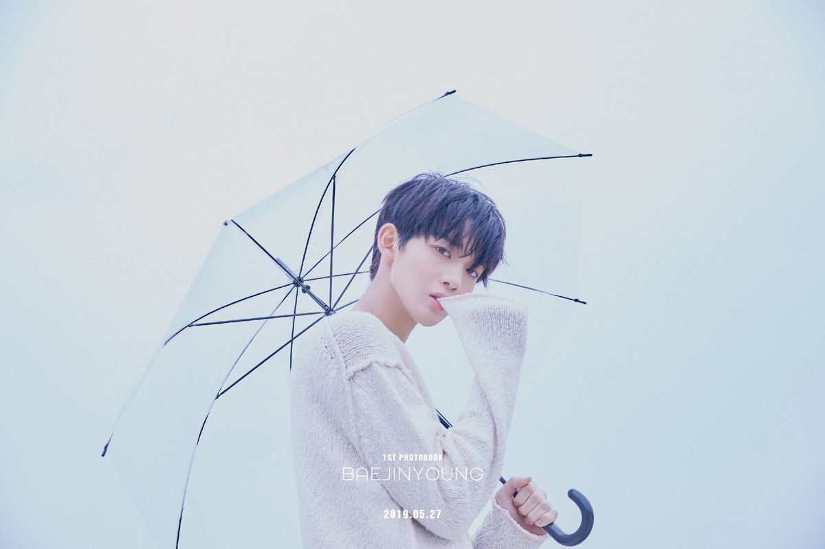 CIX_Official's tweet photo. [#배진영]
BAE JIN YOUNG 1ST PHOTOBOOK
2019.05.27 RELEASE

#BAEJINYOUNG #裵珍映 https://t.co/5sylHJa0rj