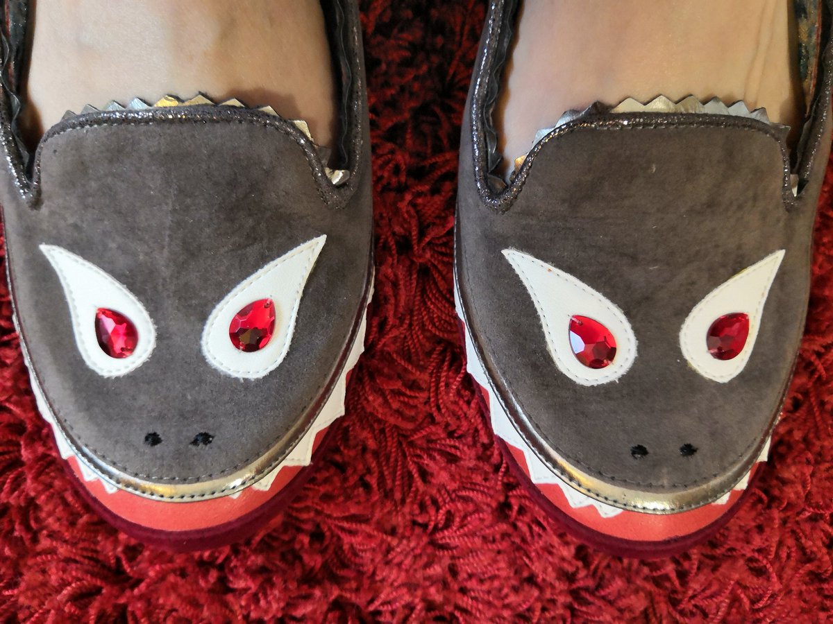 LightFayber's tweet photo. #suspectconfessions takes the #sharkshoes on tour again! Tonight I'm in #TheWoodsman pub in #Birmingham #brumpitp #westmidlandspsychologymeetup @PsyNapsENU @dsmith_edi @ENUApplyScience @CODIfringe https://t.co/LAz2FS6jxT