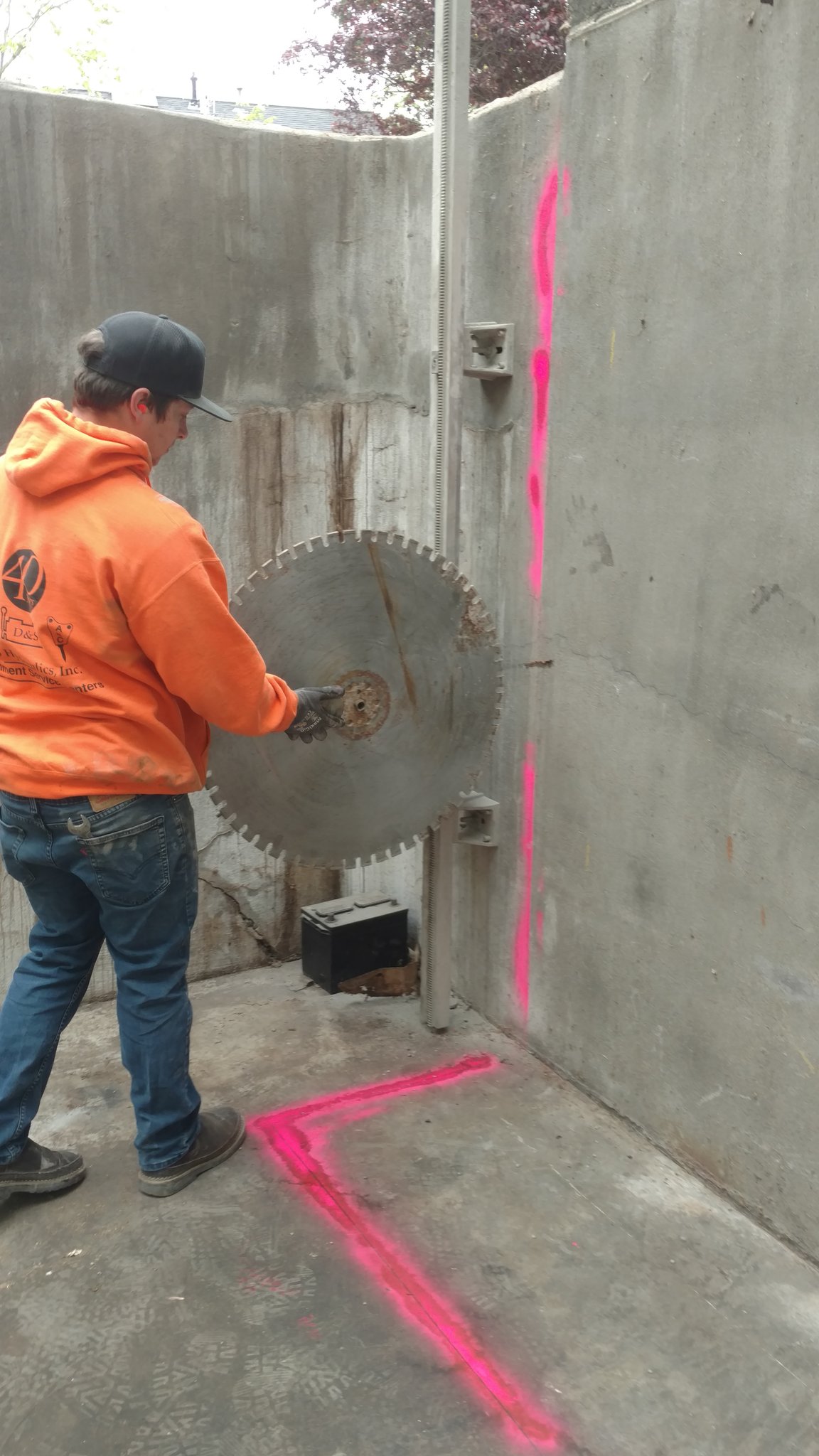 Big 2024 concrete saw