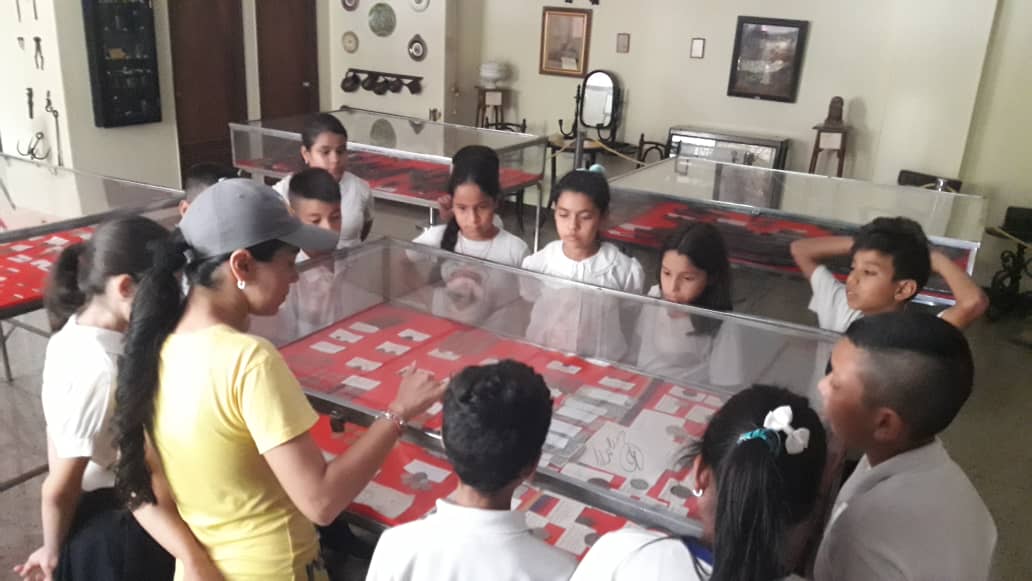 culturaTru's tweet photo. Vista guiada de la unidad educativa Eloisa Fonseca al #Museo Tulene Bertoni de #Valera Siguiendo los lineamiento de rescate y promoción del #Patrimonio regional emanados del @culturaTru y @GobTrujillo https://t.co/UAq3cteaQX