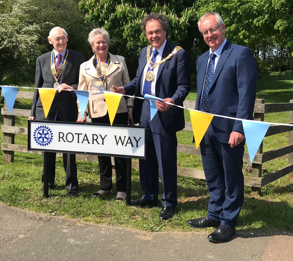 Alan Miller tweet media