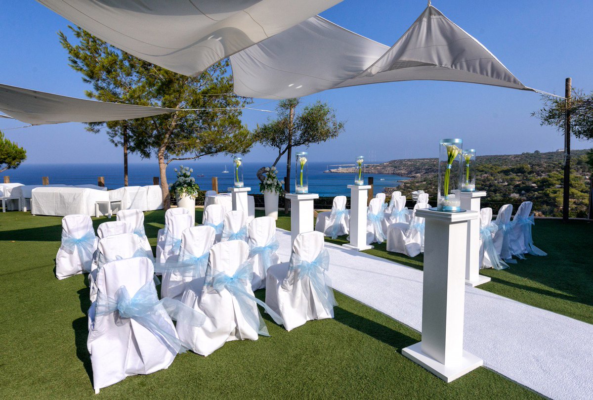 AphroditeWedd's tweet photo. Today's #Cyprusweddingvenue is set on beautiful cliff's edge with minimal decoration.
#cyprusweddingplanner #destinationweddingplanner #weddingplanner #cypruswedding https://t.co/2gffkqBU7v
