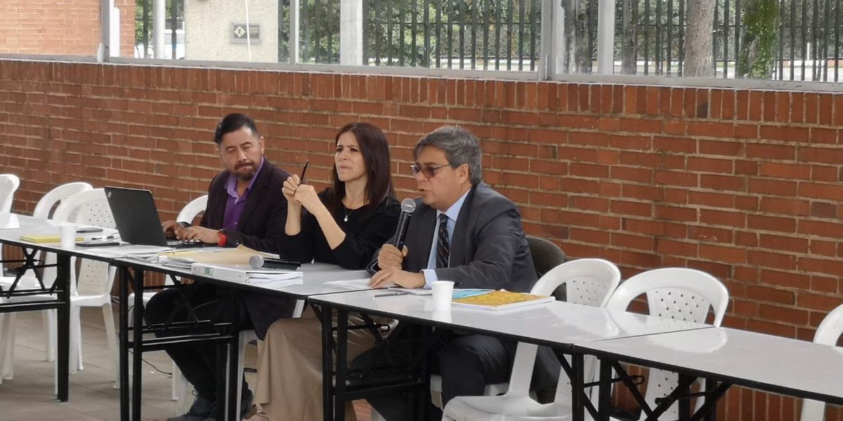 DAFP_COLOMBIA's tweet photo. Función Pública lidera la sesión de negociación entre Gobierno y sindicatos estatales de este martes. Seguimos en la construcción de acuerdos para mejorar la Administración Pública. #ConcertarEsDeTodos https://t.co/9ncxZwM04k
