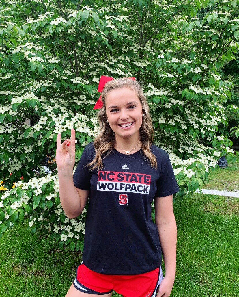 graceeeliz's tweet photo. it’s a dream come true to be cheering for the Pack @ NC State!!! #NCStatecheer #Wolfpack https://t.co/o6t2FhpKtt