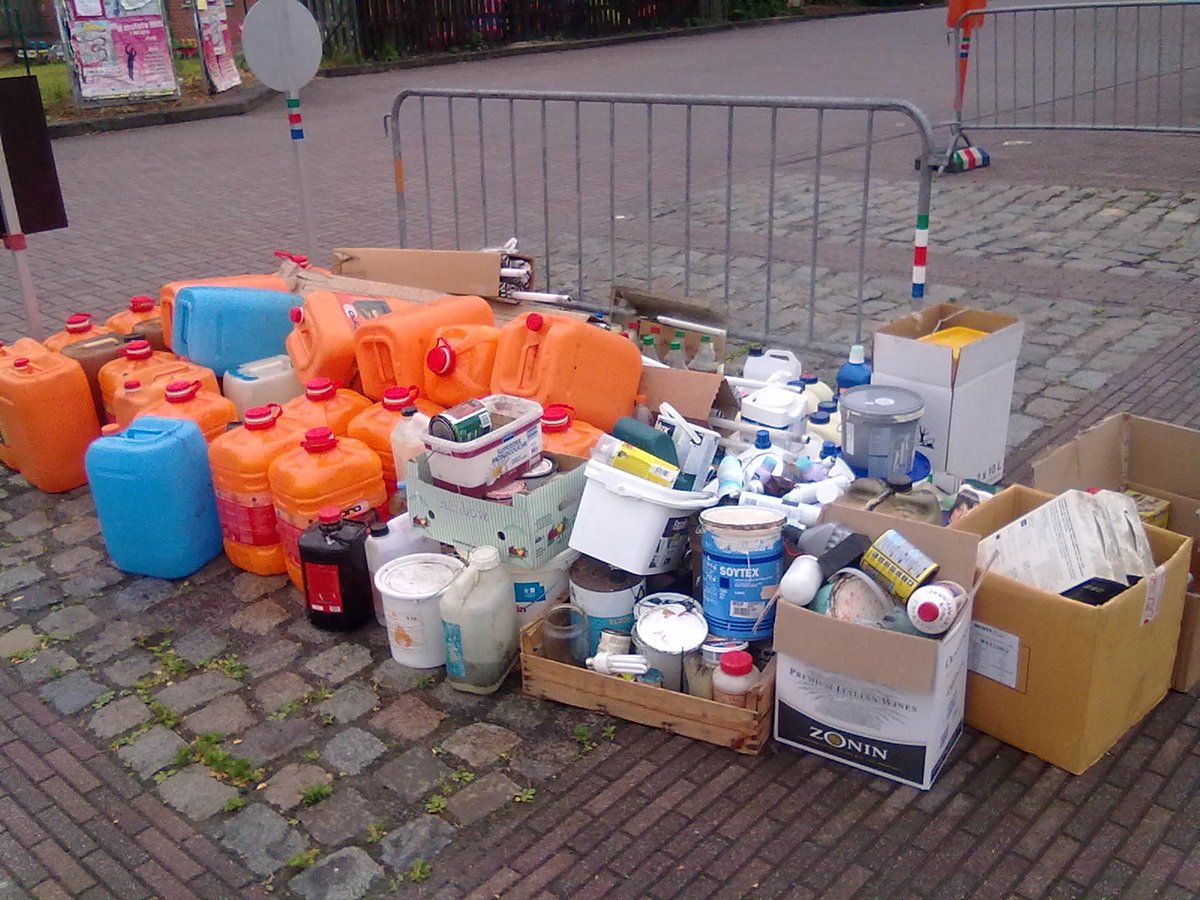 Tussen 11 juni en 21 juni kunt u als West-Vlaams bedrijf uw #kleingevaarlijkafval (kga) opnieuw laten ophalen aan voordelig tarief. 
Alle info: pomwvl.be/kga 
#kga #duurzaamondernemen