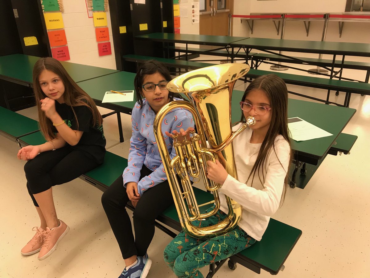 mskellylaw12's tweet photo. Band Recruitment Day for 4th Grade #weare126 #hg126 ⁦@dist126_hg⁩ https://t.co/BB2Gi3qhVR