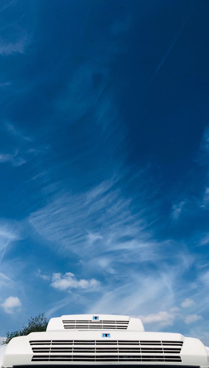 fridgevans's tweet photo. Blue sky thinking. ⁦@kippertk⁩ ⁦@ThermoKingEur⁩ great to be working with you again on such a significant number of conversions. https://t.co/7FyrHV8xhO