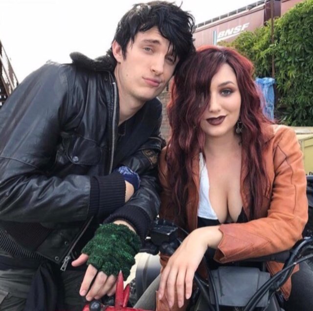 EllySong13's tweet photo. I need them, @netflix. Bring these apocalypse siblings back to me. Please. For the love of zombie Jesus, #SaveZNation! https://t.co/fqV2oGsTvf