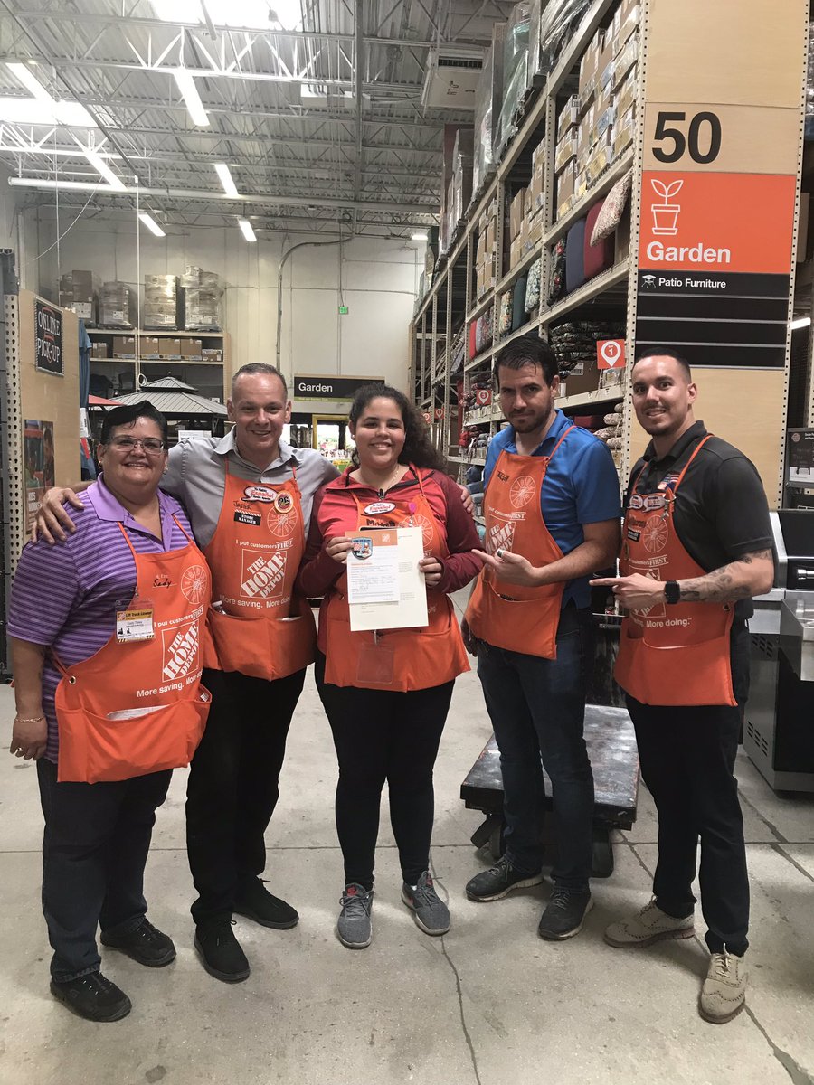 6339HomeDepot's tweet image. Recognizing Mildreth for outstanding customer service at 206. Thank you for taking care of our customers.