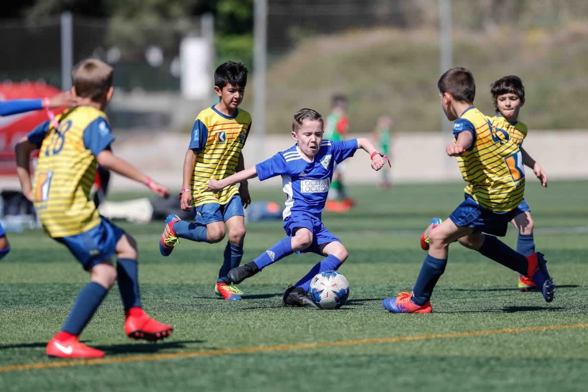 Parks Academy FC (blue shirt) and CEF Bosc de Tosca played out a 3-3 draw as they came 1st and 2nd in the group stage. The Blues went on to claim second place in the category with the locals coming third. #footballcupbarcelona #Parks_AcademyFC #torneiodefutebol #youthsoccertourn