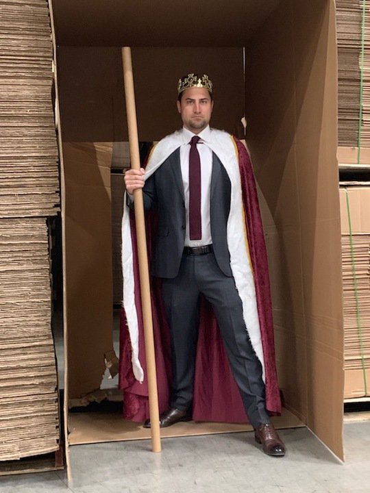 TiestaTea's tweet photo. 🌹 We would have given you a rose Joe...you're still the #1 #BoxKing in our hearts! Thanks for making the best boxes in the land for all of our tea needs. @BacheloretteABC @TheBoxKing1 #TheBoxKing https://t.co/FFDVlMxOYl