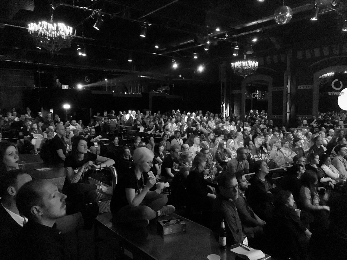 Audience at BeyondTellerrand listening to Tantek Celik