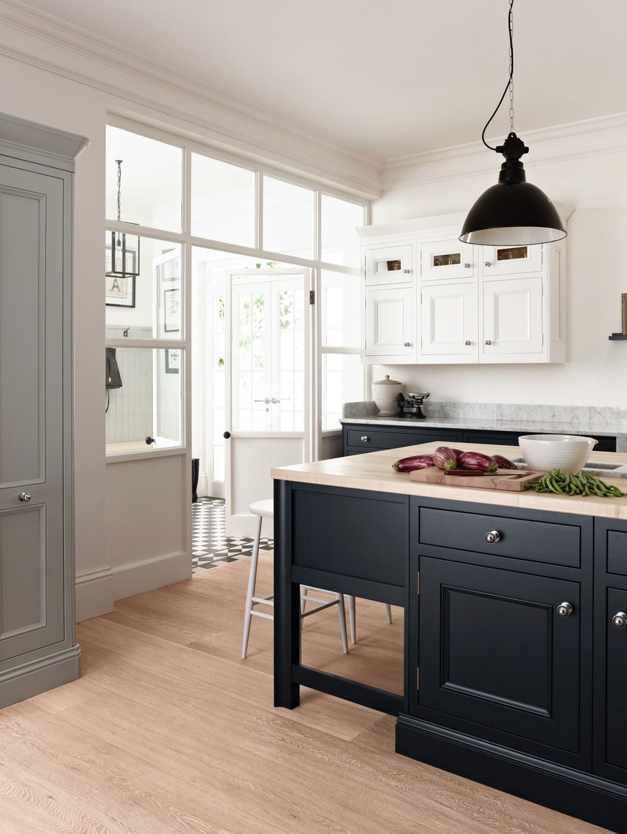 Why settle for one colour, when you could experiment with three?

We love this beautiful combination of Charcoal, Partridge Grey and Chalk in our Half Pencil &amp; Scalloped kitchen.

#1909Kitchens 
1909kitchens.co.uk/details/painte…
