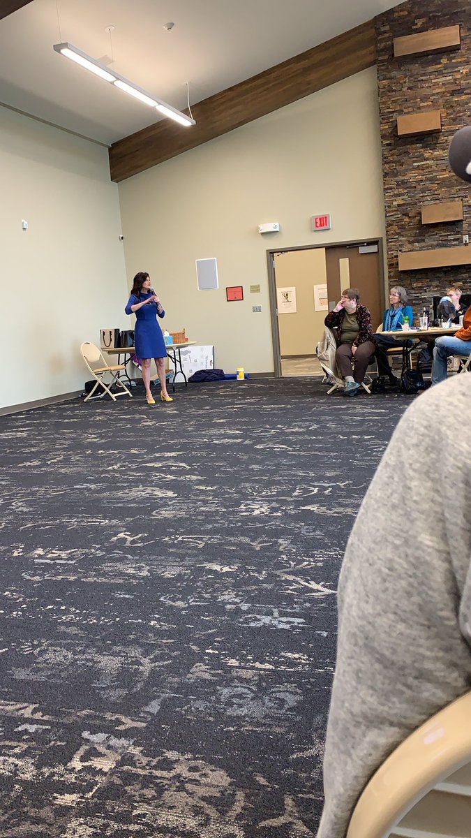bredvick's tweet photo. Communication strategies for Successful Communcation with Treva Graves at @RodLibrary 2019 Staff Retreat! #RodLibrary #UNI #CommunicationSkills https://t.co/MWSA7NFX7F